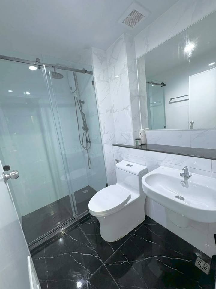 ขายห้องแต่งสวยคอนโด Reach Phahonyothin 52 (รีช พหลโยธิน 52) โซนพื้นที่ BTS สายหยุด ห้องแบบ 1ห้องนอน / 1ห้องน้ำ / โซนครัวปิด ขนาดห้อง 32 ตรม. ชั้น 5 ตึก F