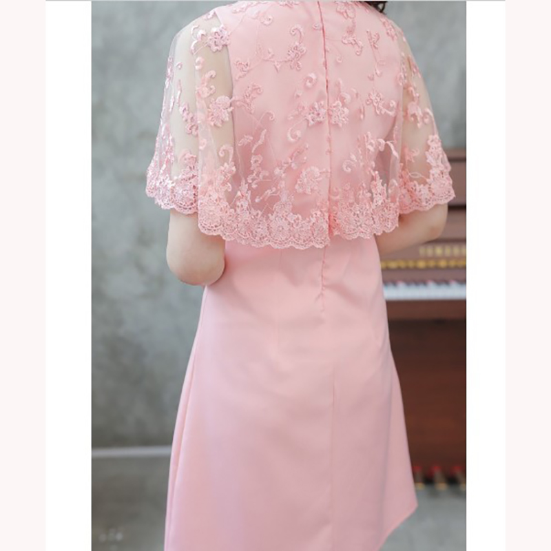 kudapy เดรสสีเทา /สีโอรส (เหลือ M) คอวี แต่งลูกไม้คลุมด้านบนสวยๆ ตัวชุดเป็นผ้าสีพื้นเนื้อดี มีซับในในตัว ซิบซ่อนด้านหลัง