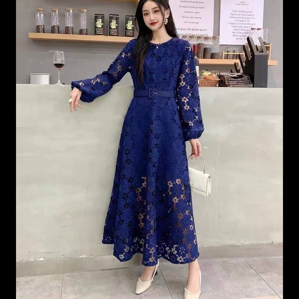 kudapy เดรสลูกไม้แขนยาว+เข็มขัด สีกรมท่า สีขาว สีเหลือง สีชมพู เดรสลายดอกไม้ลายชัดแน่นสวย ซิปยาวซ่อนด้านหลัง