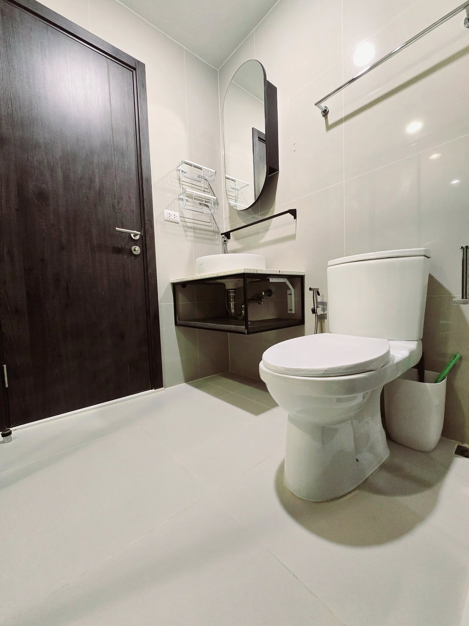 ให้เช่าคอนโด xt huaikhwang (เอ็กซ์ที ห้วยขวาง) โซนพื้นที่ MRTห้วยขวาง 📍 ห้องแบบ 1ห้องนอน / 1ห้องน้ำ / โซนครัวปิด · ขนาดห้อง 35 ตรม. ชั้น 7 ตึก A