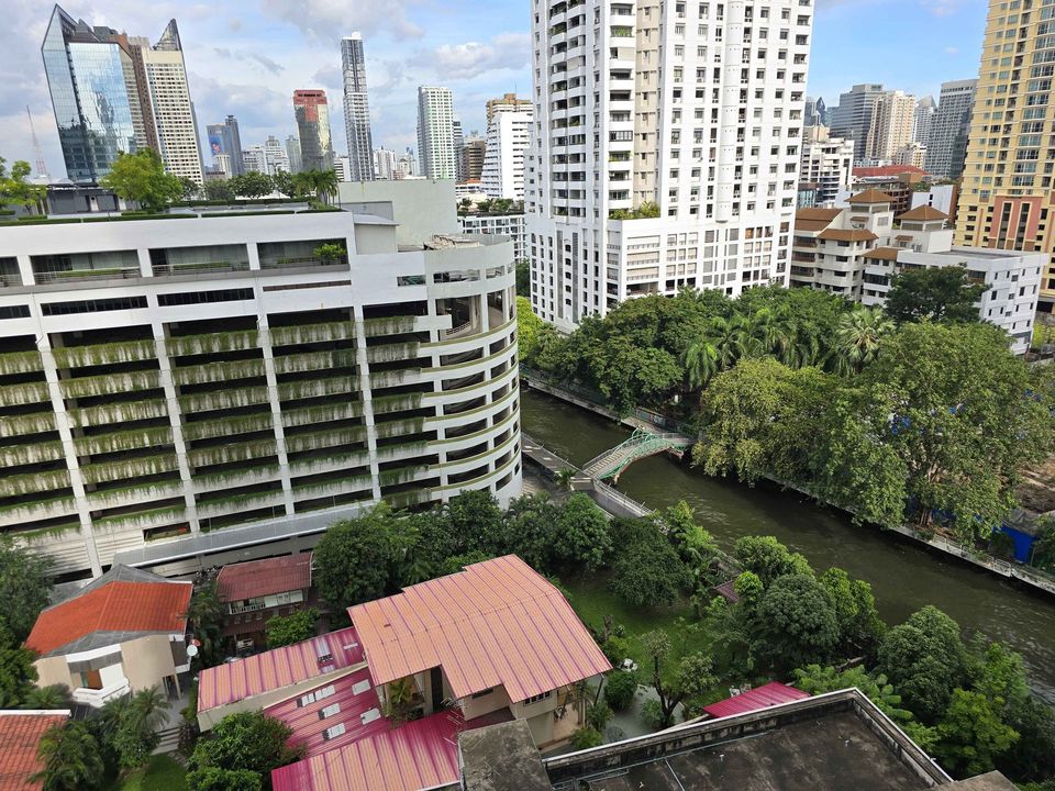 ปล่อยเช่าคอนโด Circle Condominium (เซอร์เคิล คอนโดมิเนียม) - 2ห้องนอน 2ห้องน้ำ 1ห้องนั่งเล่น - ใกล้ MRT เพชรบุรี ARL มักกะสัน - ขนาดห้อง 75 ตรม. ชั้น 12 ตึก 2