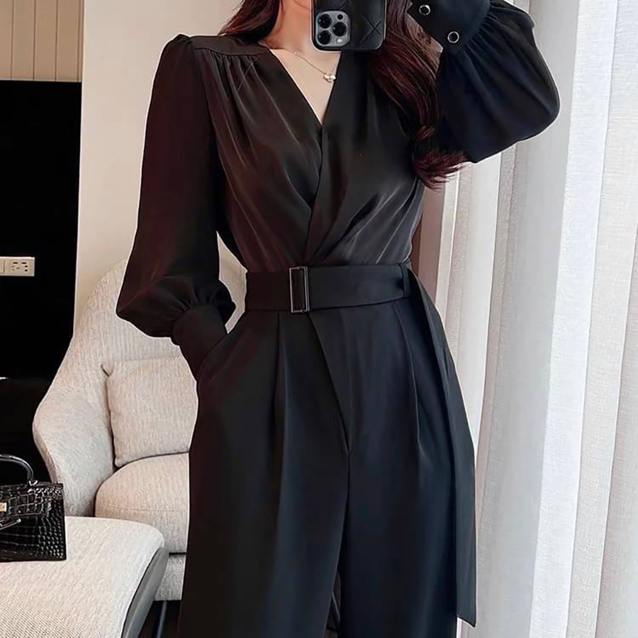 kudapy จั้มสูทขาวยาวสีดำ สีขาว เสื้อชีฟองผ้าพริ้วๆ เย็นใส่สบายมากค่ะ กางเกงมีซับในขาสั้นอย่างดี กระเป๋าจริง เสื้อมีฟองน้ำเสริมที่อก ซิปด้านหลัง