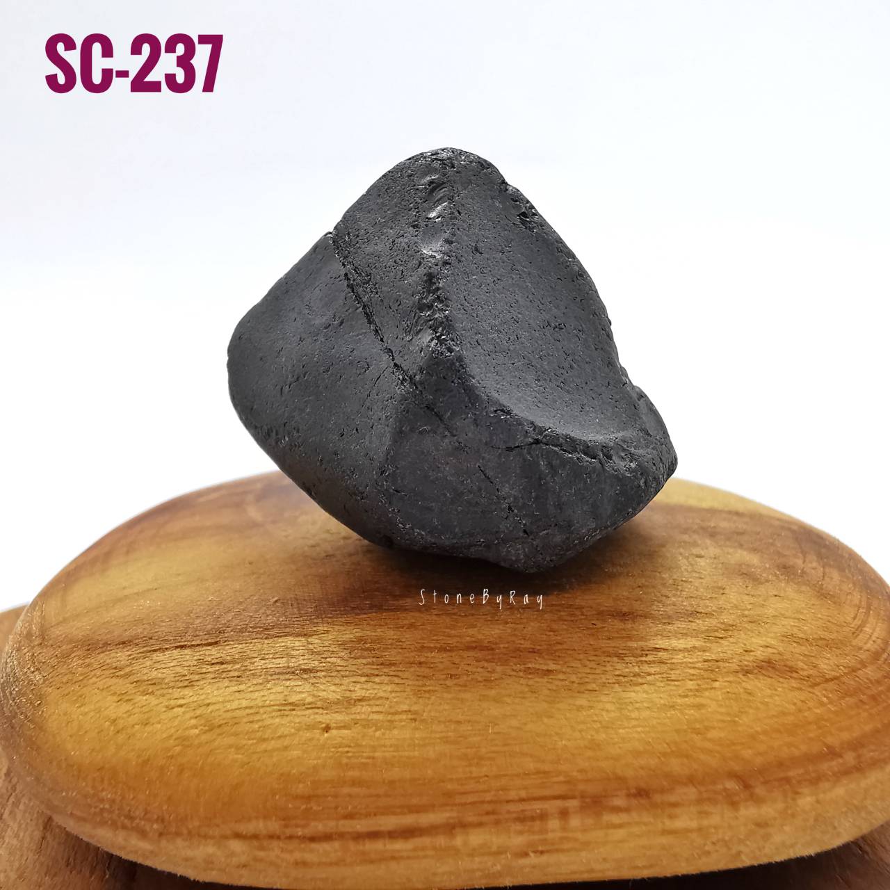 นิลก้อนธรรมชาติ (Black Spinel)