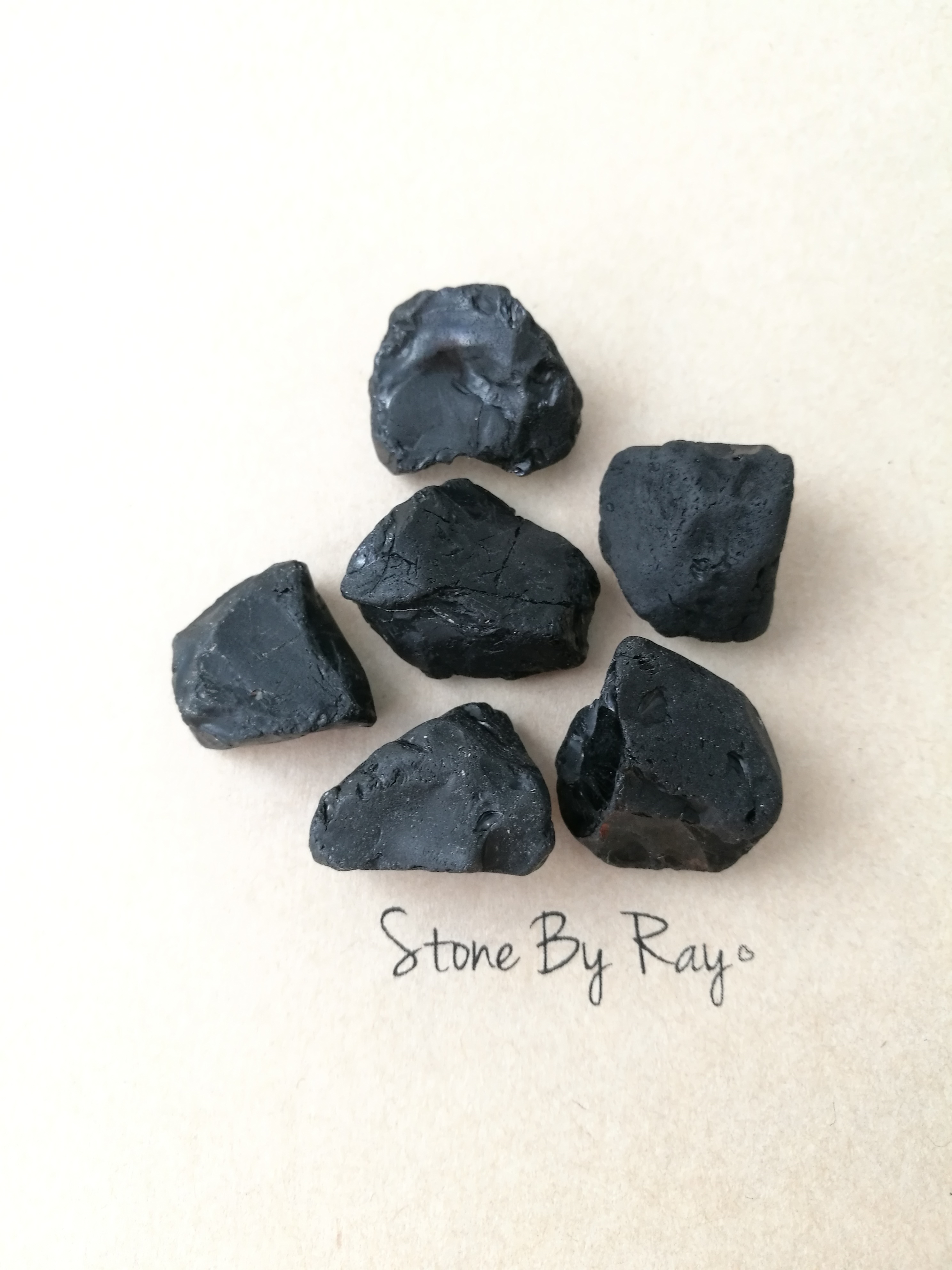 นิล (Black Spinel)