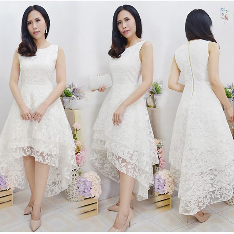 kudapy เดรสสีขาว กระโปรงหน้าสั้นหลังยาวลูกไม้ แขนกุด เย็บซ้อนระบาย 3ชั้น เนื้อผ้าไหมแก้วปักลายสวย อยู่ทรงตามรูป