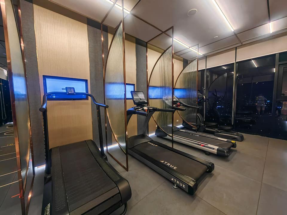 สนใจชมห้องติดต่อได้เลย Line ID: Smile-easy ปล่อยเช่าคอนโด SOHO Bangkok Ratchada (โซโห แบงค็อก รัชดา) - 1ห้องนอน 1ห้องน้ำ 1ห้องนั่งเล่น - ใกล้ MRT ห้วยขวาง - ขนาดห้อง 26 ตรม. ชั้น 5