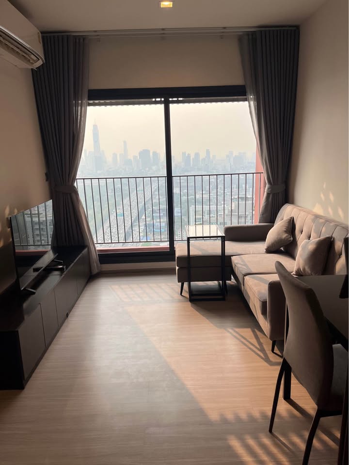 คอนโด Life Asoke Hype (ไลฟ์ อโศก ไฮป์) High Rise โซนพื้นที่ MRT เพชรบุรี มศว. ให้เช่าห้องแบบ 1ห้องนอน 1ห้องน้ำ ขนาดห้อง 32 ตรม. ชั้น 37