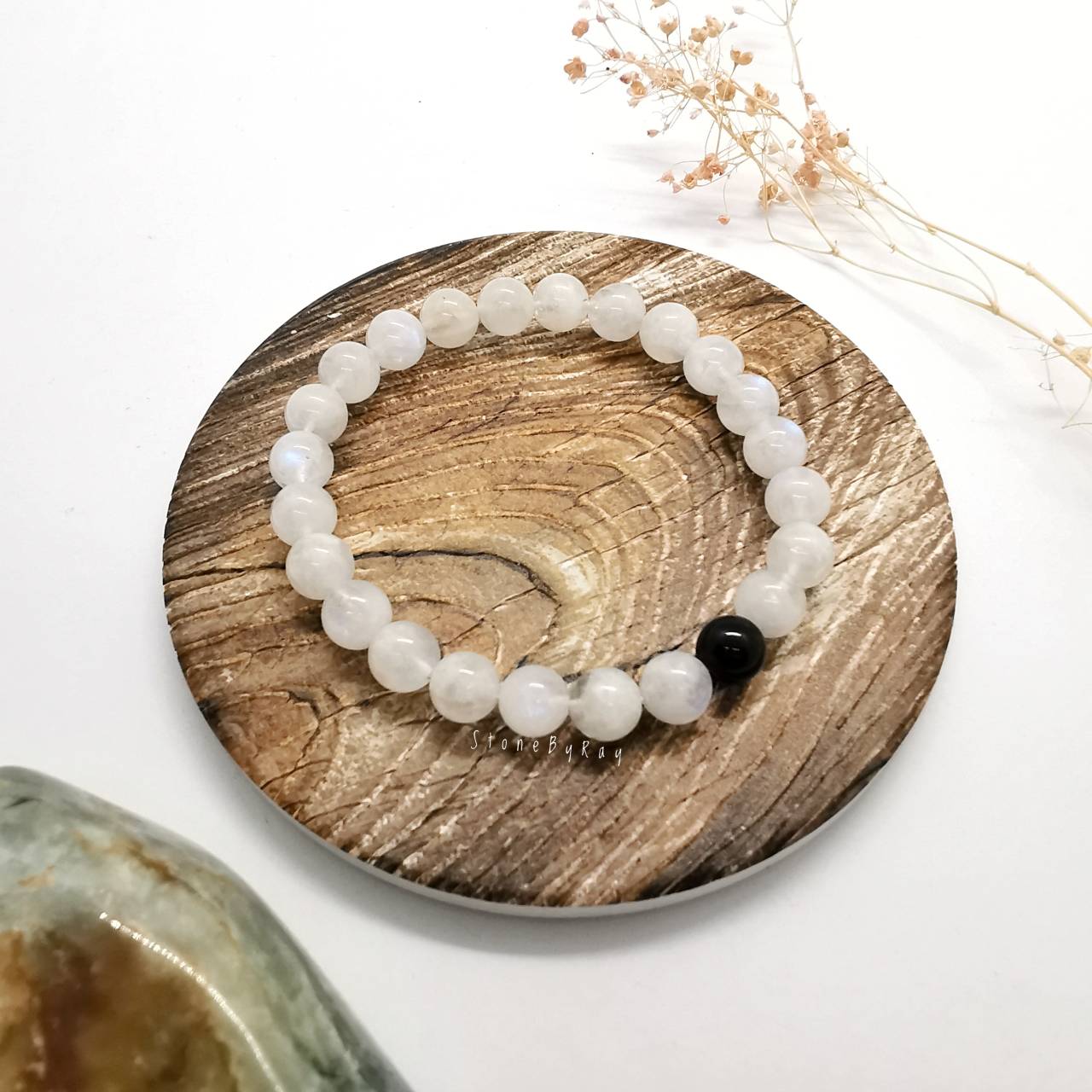 สร้อยข้อมือหินมูนสโตนกับนิล(Moonstone+Black Spinel)