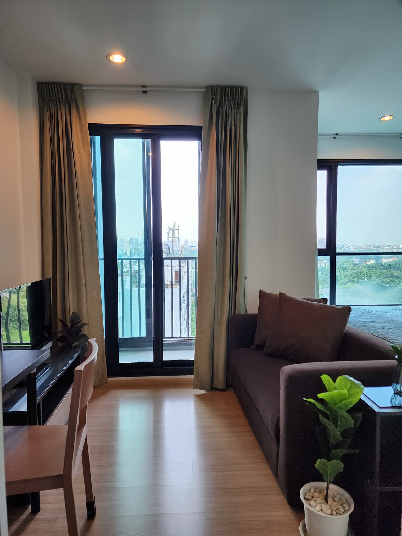 ปล่อยเช่าคอนโด The Base Rama 9 - Ramkhamhaeng (เดอะ เบส พระราม 9 - รามคำแหง) - ใกล้ ARL รามคำแหง - Studio 1ห้องน้ำ 1ห้องครัว - ขนาดห้อง 26 ตรม. ชั้น 11