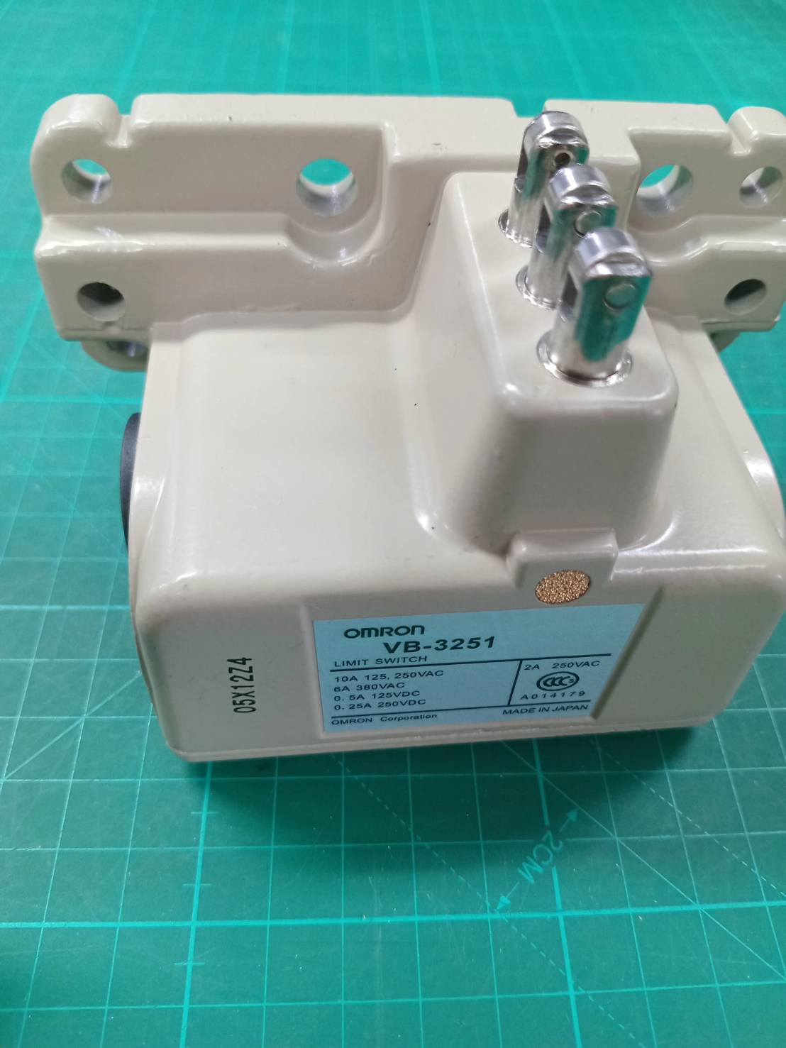 OMRON VB-3251 Limit Switches