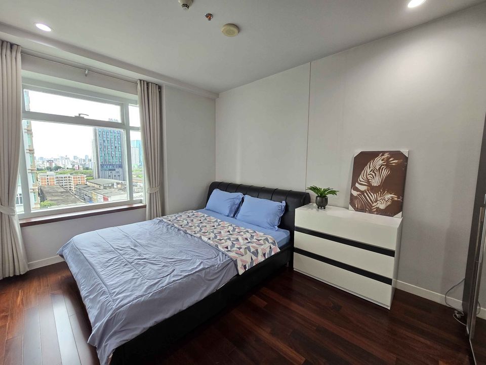 ปล่อยเช่าคอนโด Circle Condominium (เซอร์เคิล คอนโดมิเนียม) - 2ห้องนอน 2ห้องน้ำ 1ห้องนั่งเล่น - ใกล้ MRT เพชรบุรี ARL มักกะสัน - ขนาดห้อง 75 ตรม. ชั้น 12 ตึก 2