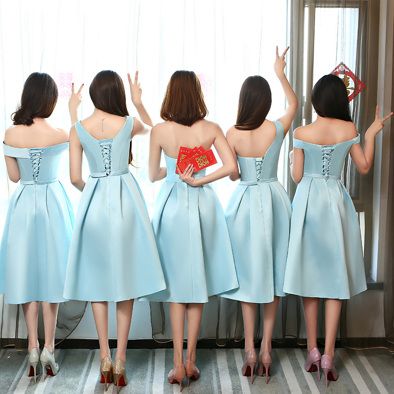 ชุดราตรีสีฟ้า ผ้าซาตินเนื้อดี เงาสวย ดีไซน์แขนกุด คอเสื้อหยักตรงกลางหน้าอก