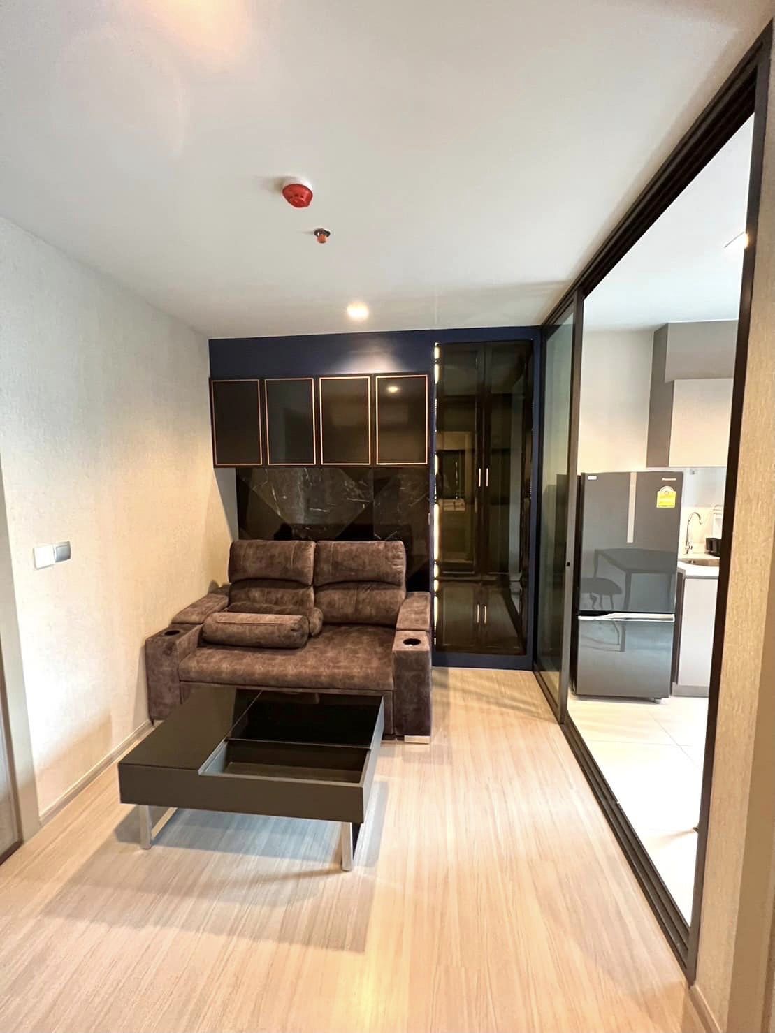 ปล่อยเช่าคอนโด Life Asoke - Rama 9 (ไลฟ์ อโศก - พระราม 9) - โซนพื้นที่ MRT พระราม 9 - 1ห้องนอน 1ห้องน้ำ 1ห้องนั่งเล่น 1ห้องครัว - ขนาดห้อง 32 ตรม. ชั้น 18 ตึก B