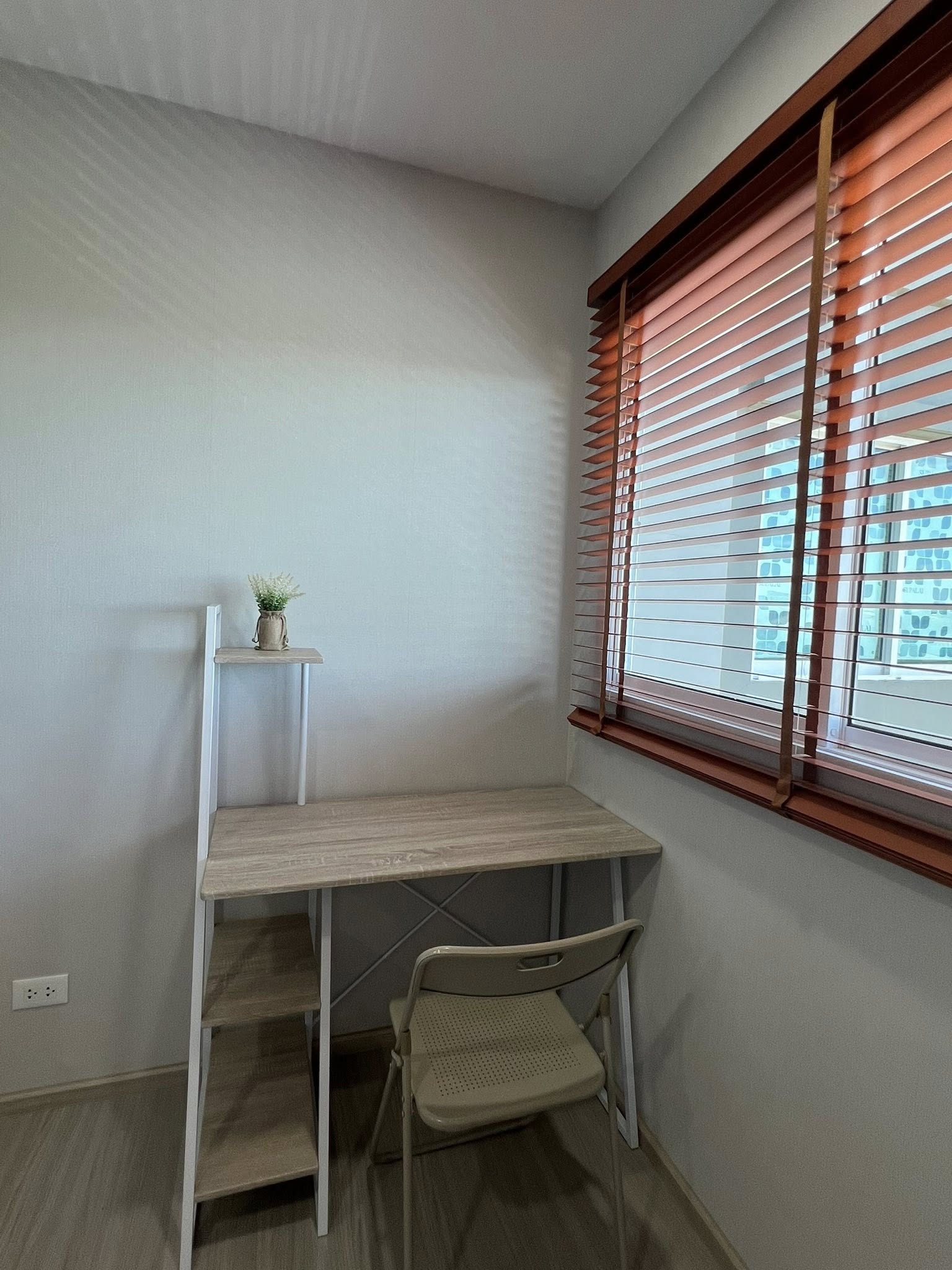 ให้เช่าคอนโด City Home Sanambinnam-Rattanathibet (ซิตี้โฮม สนามบินน้ำ-รัตนาธิเบศร์) Low Rise โซนพื้นที่ สนามบินน้ำ MRT แยกนนทบุรี 1 ห้องแบบ Studio 1ห้องน้ำ ขนาดห้อง 25 ตรม. ชั้น 4 ตึก A