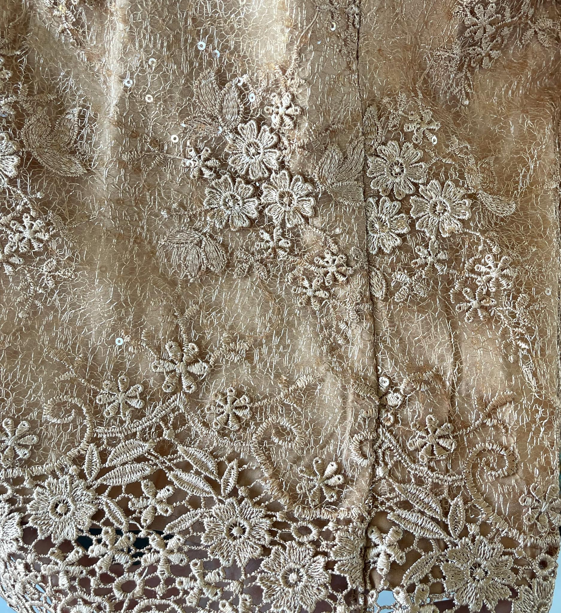 kudapy ชุดเซ็ทออกงานเสื้อลูกไม้สีทองน้ำผึ้ง/สีม่วงกะปิ เนื้อผ้าลูกไม้ฝรั่งเศสสุดละมุน สั่งทอแบบพิเศษ