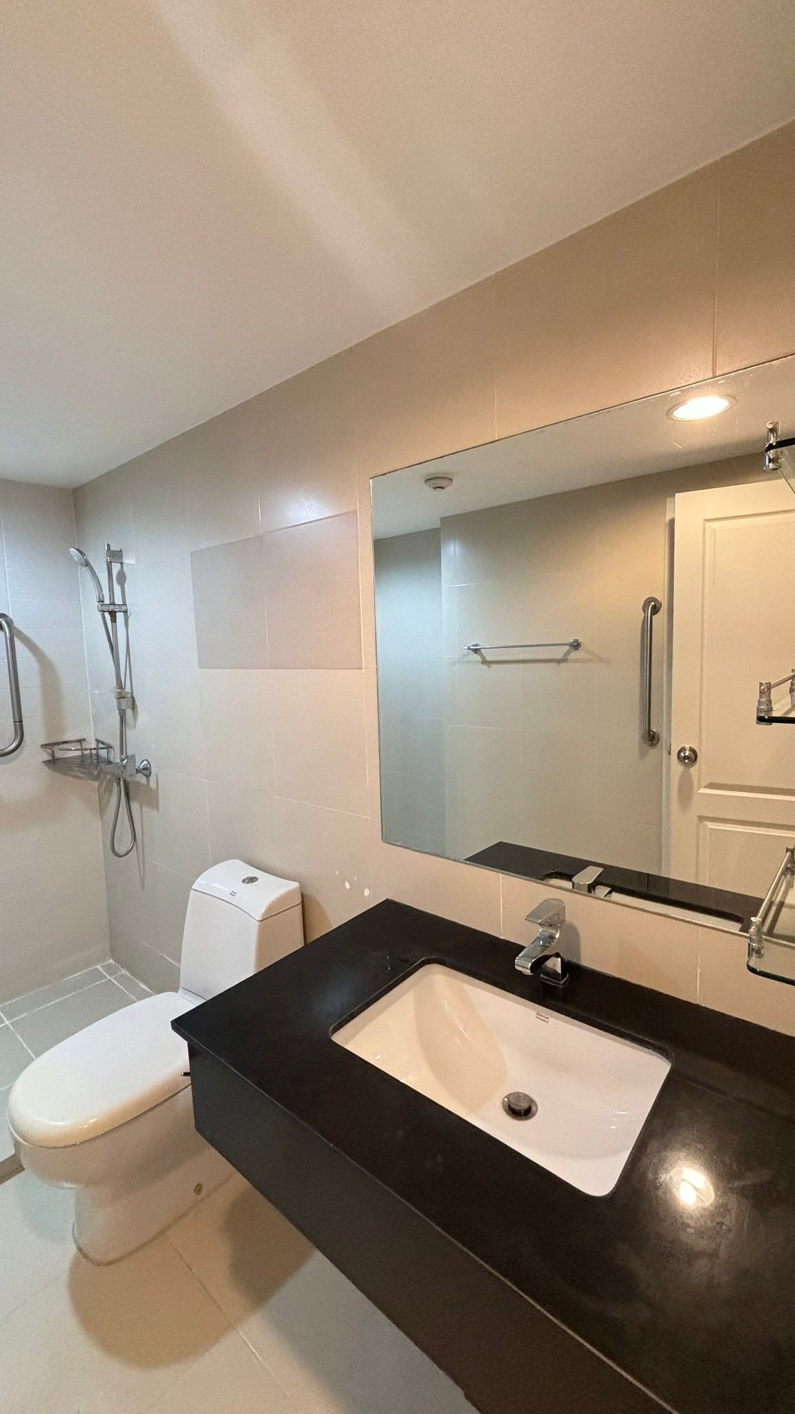 High Rise โซนพื้นที่ MRT พระราม9 ติดเซ็นทรัล ขายห้องเปล่าแบบ 2ห้องนอน 1ห้องน้ำ คอนโด Belle Grand Rama 9 (เบลล์ แกรนด์ พระราม 9) ขนาดห้อง 68 ตรม. ชั้น 22 ตึก A