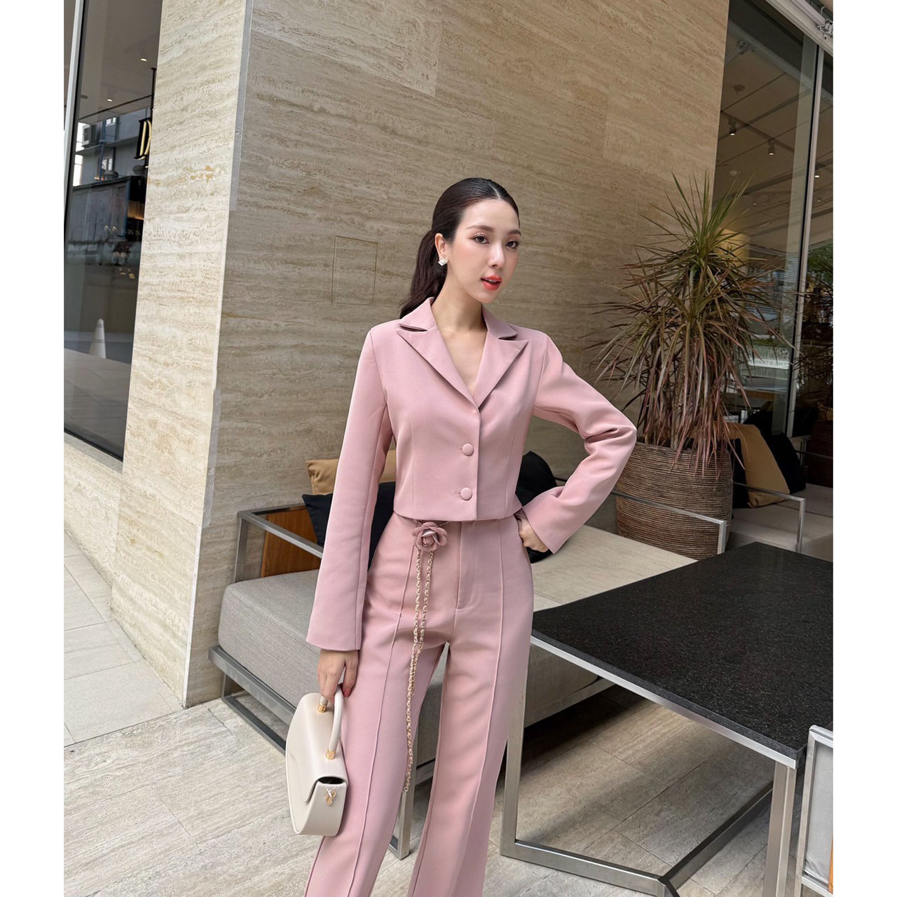 kudapy Sets 3 ชิ้น เสื้อ กางเกง เข็มขัดดอกไม้ เสื้อกระดุมปั้มจริง 2 เม็ด กางเกงตีเกล็ดหน้า ซิปตะขอมีซับในอย่างดี