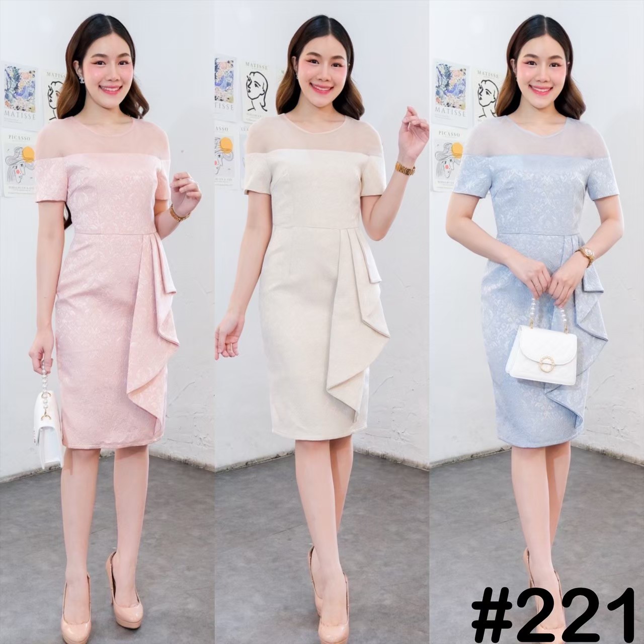 kudapy เดรสสั้นสีครีม/สีชมพู/สีฟ้า เปิดบ่า ผ้าลายเถาวัลย์ ปักดิ้นทอง แต่งบ่าตาข่ายนิ่ม จับแมทกับสีชุด กระโปรงดีเทลจีบสะโพก