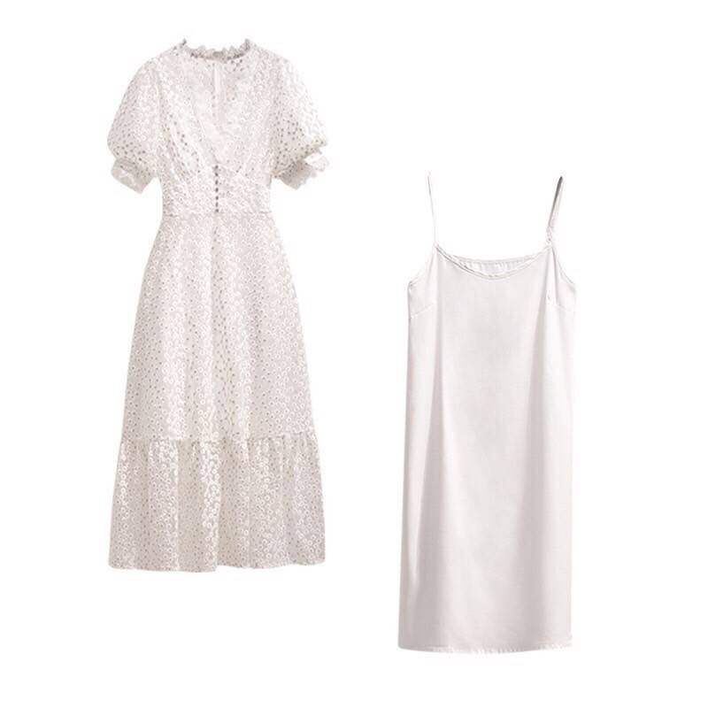 kudapy เดรสยาวสีขาว งานปัก+ซับในสายเดี่ยวแยกชิ้น ใช้ผ้าเนื้อดีปักลายดอกไม้ แต่งเกสรด้วยไหมดิ้นทอง ช่วงเอวแต่งประดับกระดุมเงิน