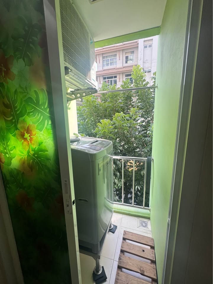 ปล่อยเช่าคอนโด Emerald Residence Ratchada (เอมเมอรัลด์ เรสซิเดนท์ รัชดา) - โซนพื้นที่ MRT ห้วยขวาง - Studio 1ห้องน้ำ - ขนาดห้อง 23 ตรม. ชั้น 3 ตึก C