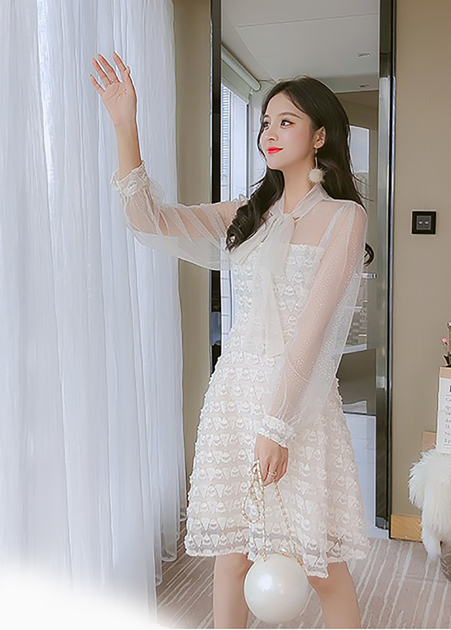 เดรสสั้นสีขาว เดรสออกงานแขนยาวชีฟอง ผ้าลูกไม้เนื้อนิ่ม คอเสื้อผูกโบว์ XL