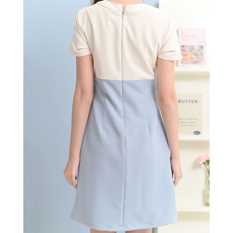 kudapy เดรสสั้นสีโอรส/สีฟ้าอ่อน ทรงเอแขนสั้น แต่งสีเสื้อตัวนอก แต่งกระดุมมุกที่คอเพิ่มความสวย