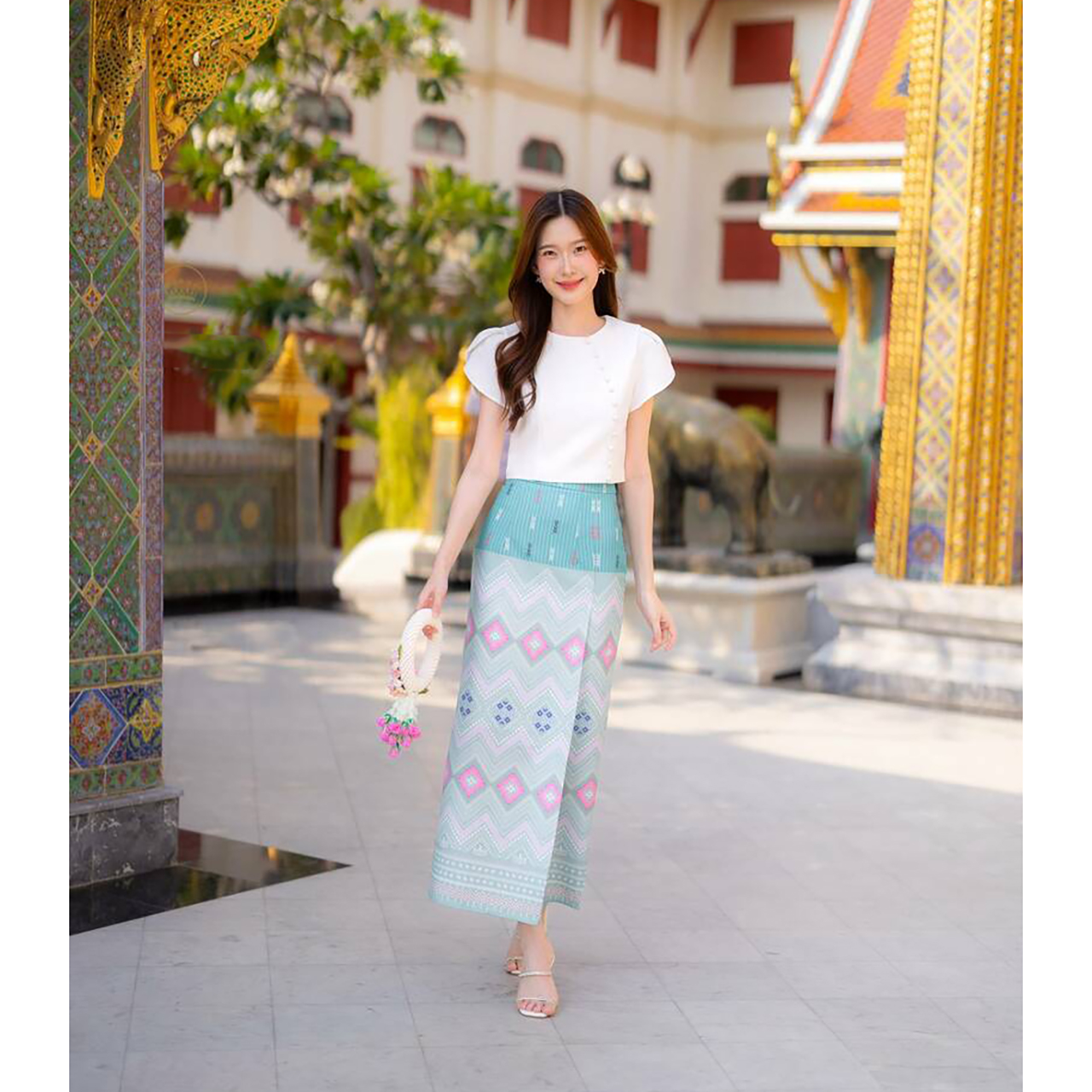 kudapy เซ็ตเสื้อแขนกลีบบัว+กระโปรงลายไทยสีครีม