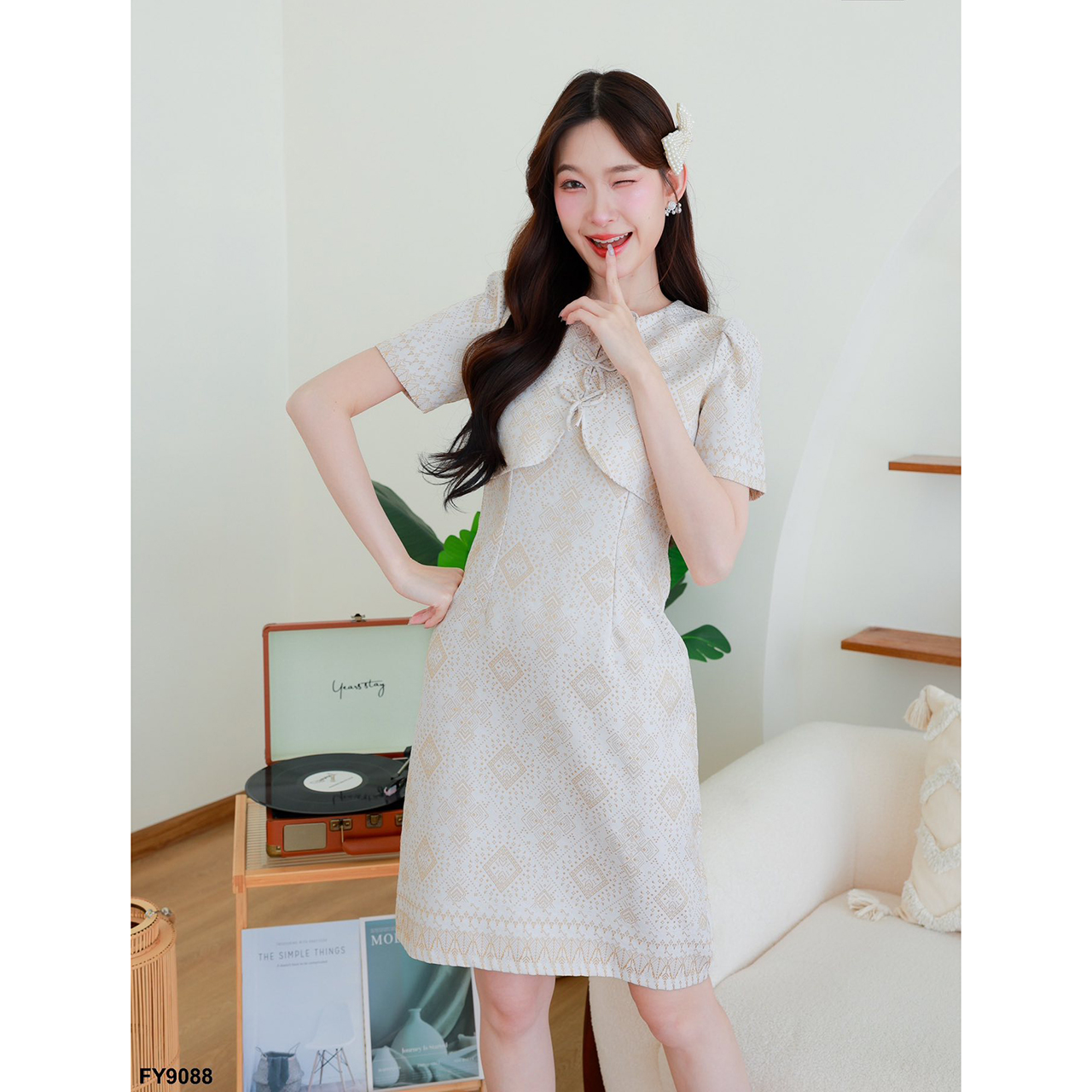 kudapy เดรสสั้นส ผ้าไทยทอลายเสื้อทรงกั๊กกระดุมโบว์