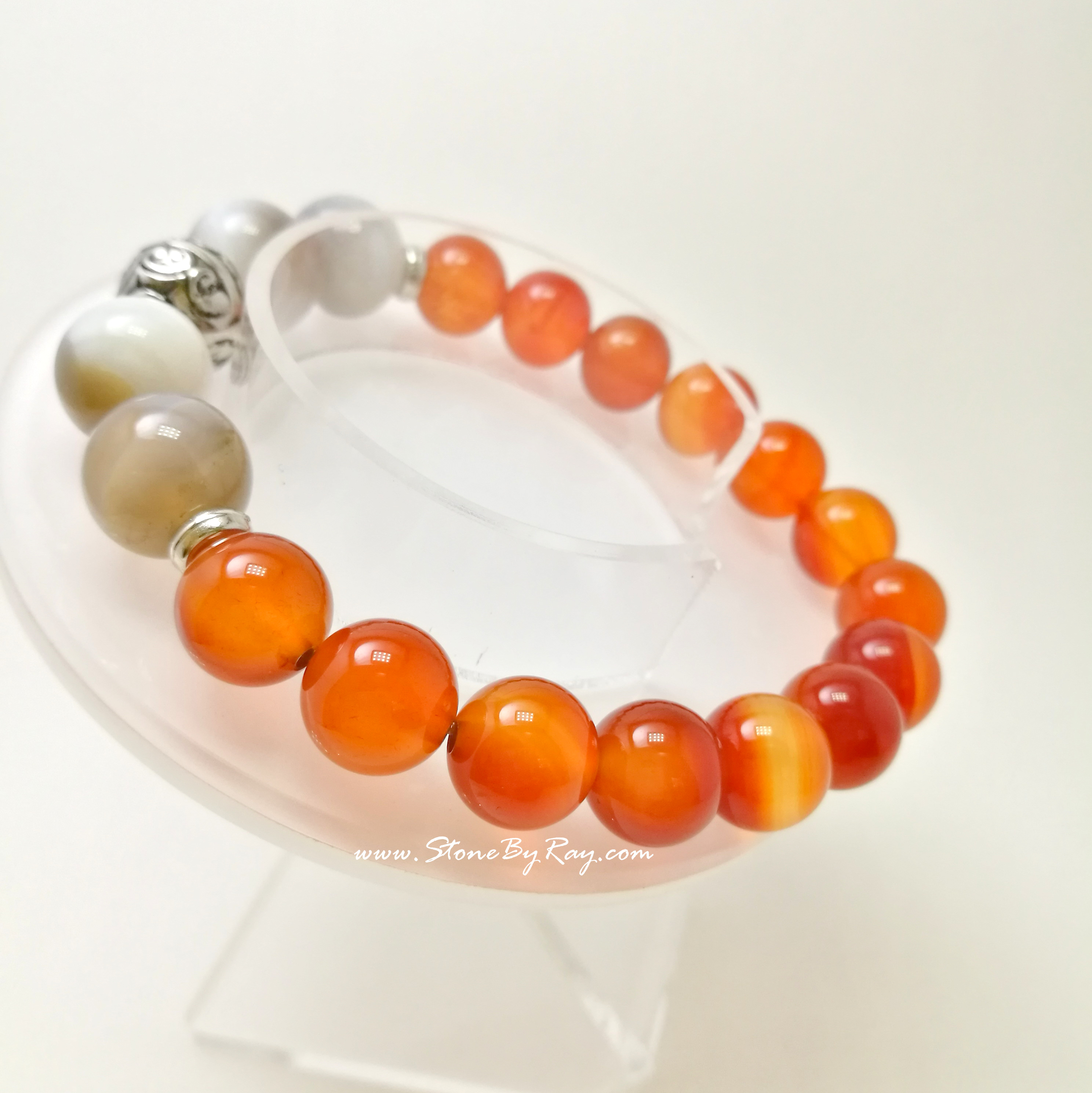 สร้อยข้อมือหินบอสวาน่าอาเกต,หินคาร์เนเลี่ยน
