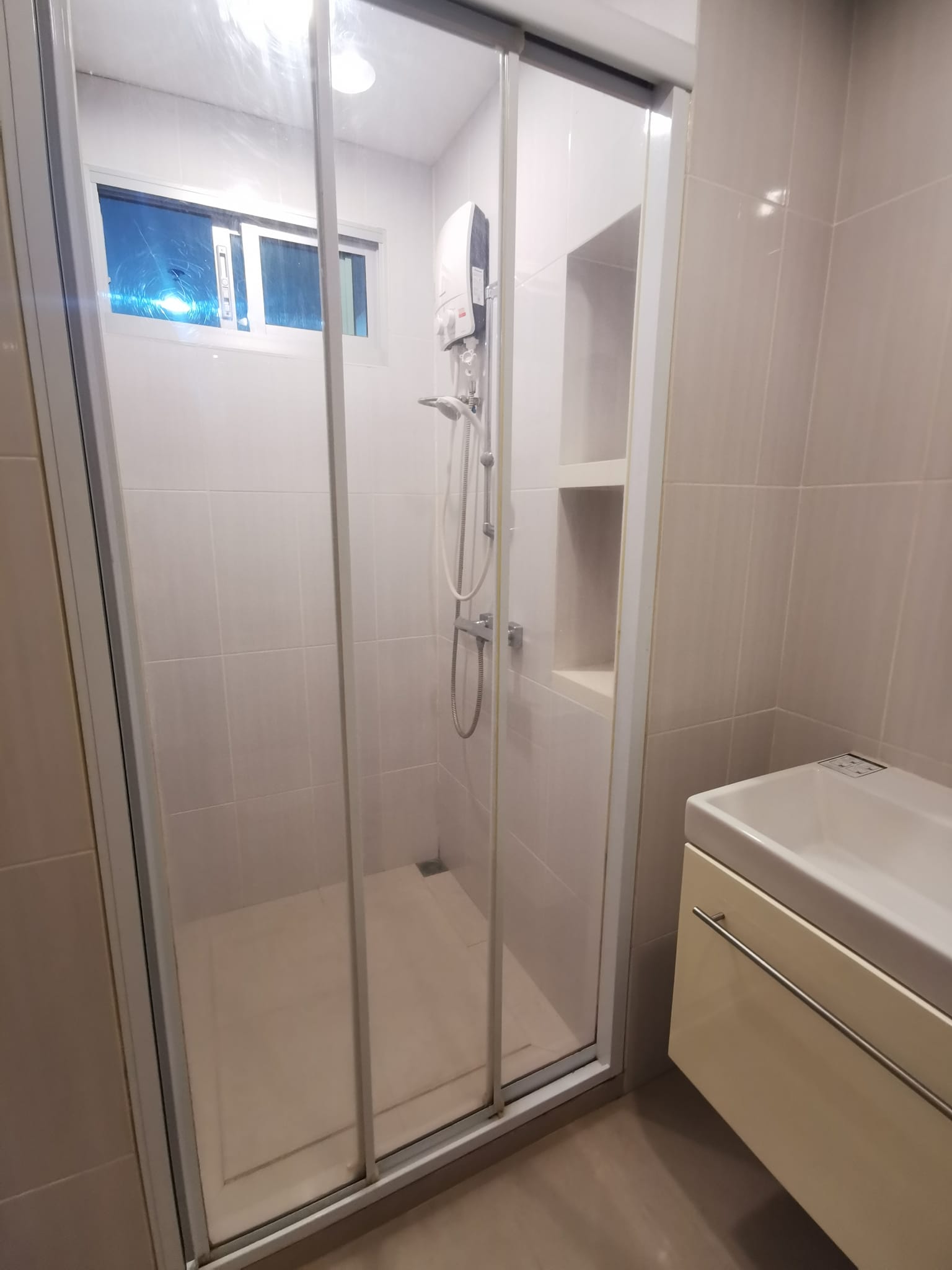 ให้เช่าคอนโด Life @ Ladprao 18 (ไลฟ์ แอท ลาดพร้าว 18) - ห้องใหญ่แบ่งเป็นสัดส่วนน่าอยู่ - การเดินทาง: MRT สถานีรัชดาลาดพร้าว เดินเพียง 150 เมตร - ใกล้ เซ็นทรัล ลาดพร้าว, ยูเนี่ยนมอล