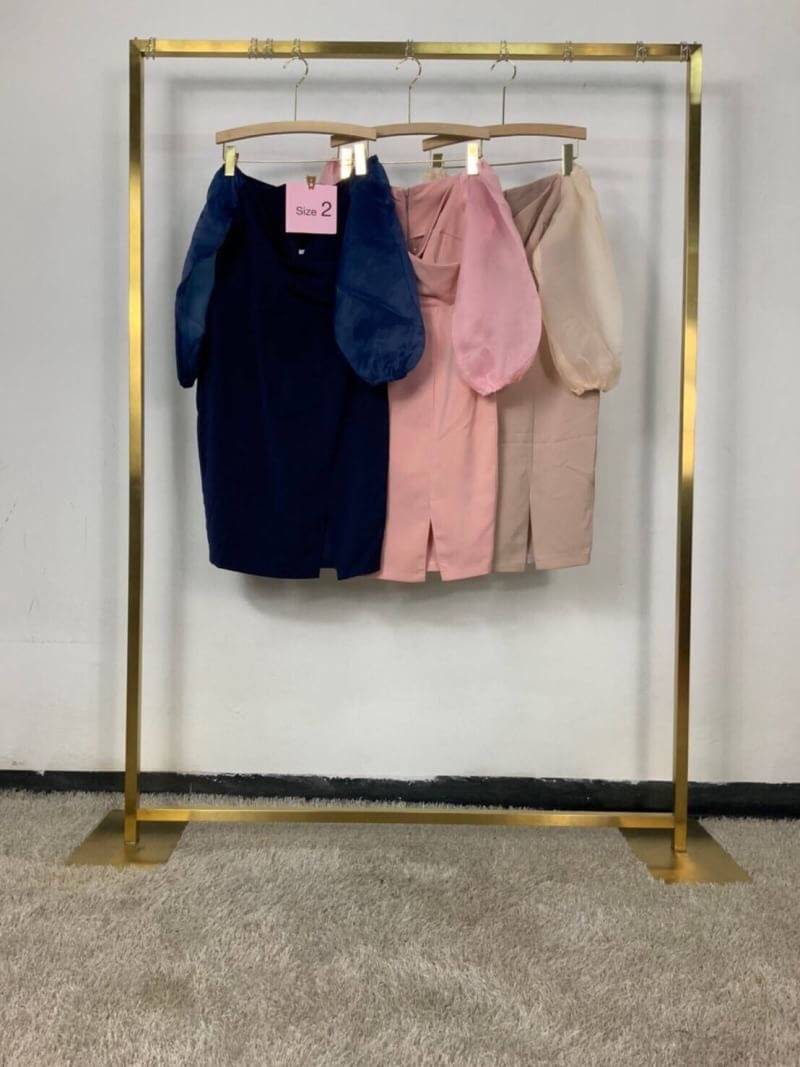 kudapy ชุดราตรีสั้นเดรสปาดใหล่แขนยาวสีกรมท่า ,แดง ,แดงเลือดหมู ,เทา ผ้าออแกนดี้ กปสั้น ฮานาโกะ