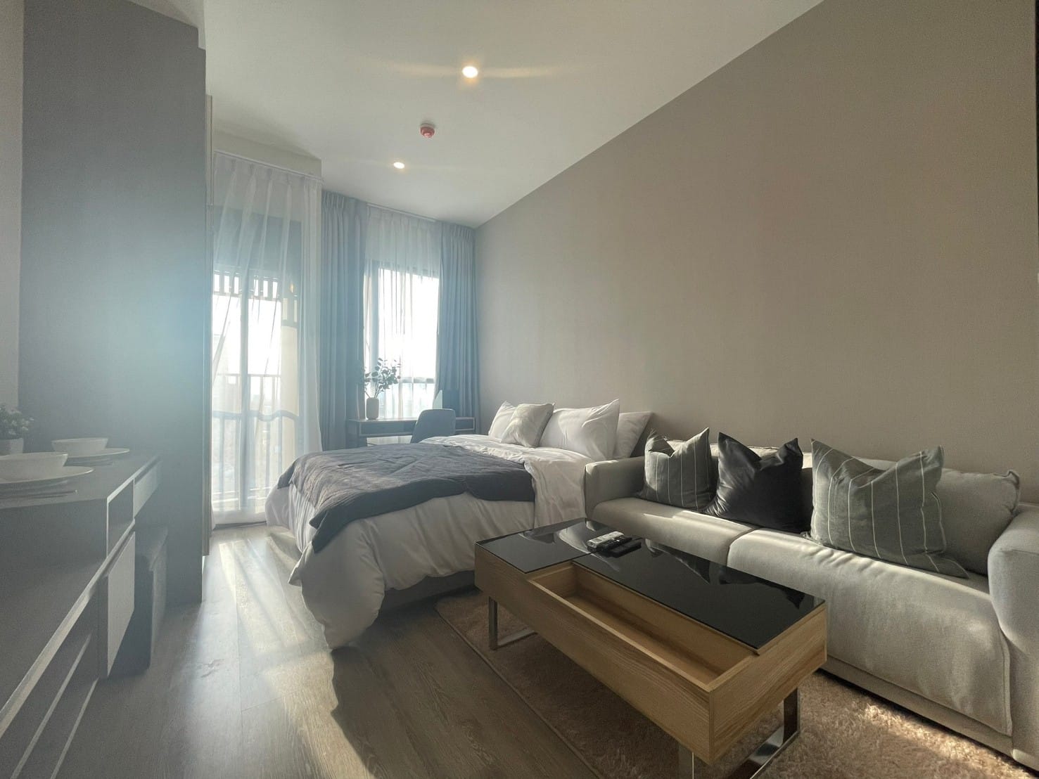 ให้เช่าคอนโด ไนท์บริดจ์ ไพร์ม อ่อนนุช (Knightsbridge Prime Onnut) โซนพื้นที่ BTS อ่อนนุช 📍 ห้องแบบ Studio / 1ห้องน้ำ / โซนครัวปิด · ขนาดห้อง 27 ตรม. ชั้น 10