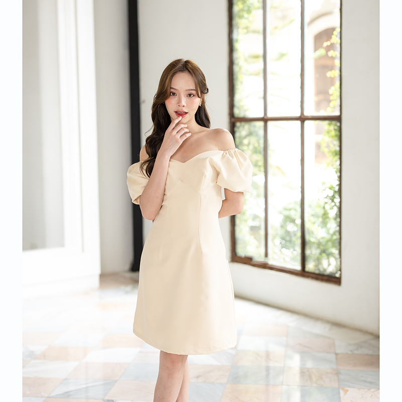 kudapy เดรสสั้นสีชมพู/สีเขียวมัทฉะ/สีครีม แขนตุ๊กตาคอวีไปเดท ไปทำงาน ลุค 2 ดึงแขนเสื้อลงมาปาดไหล่ ใส่ไปปาร์ตี้ ชิคๆ