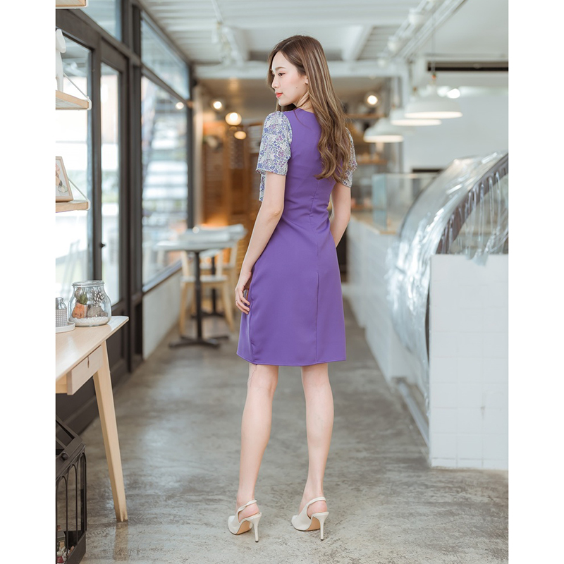 kudapy เดรสสั้นสีเขียว/สีชมพู/สีม่วง เดรสใส่ทำงานท่อนบนลายดอกมีกระดุมกลางอก
