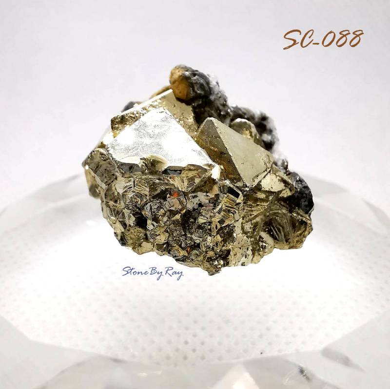 ไพไรต์ (Pyrite Octahedra Peru)