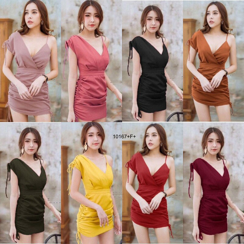 kudapy เดรสสายเดี่ยวข้างเดียว ไหล่รูดเชือกผูกโบว์ ทรงคอวีไหว้ ข้างกระโปรงทั้ง 2 ข้าง