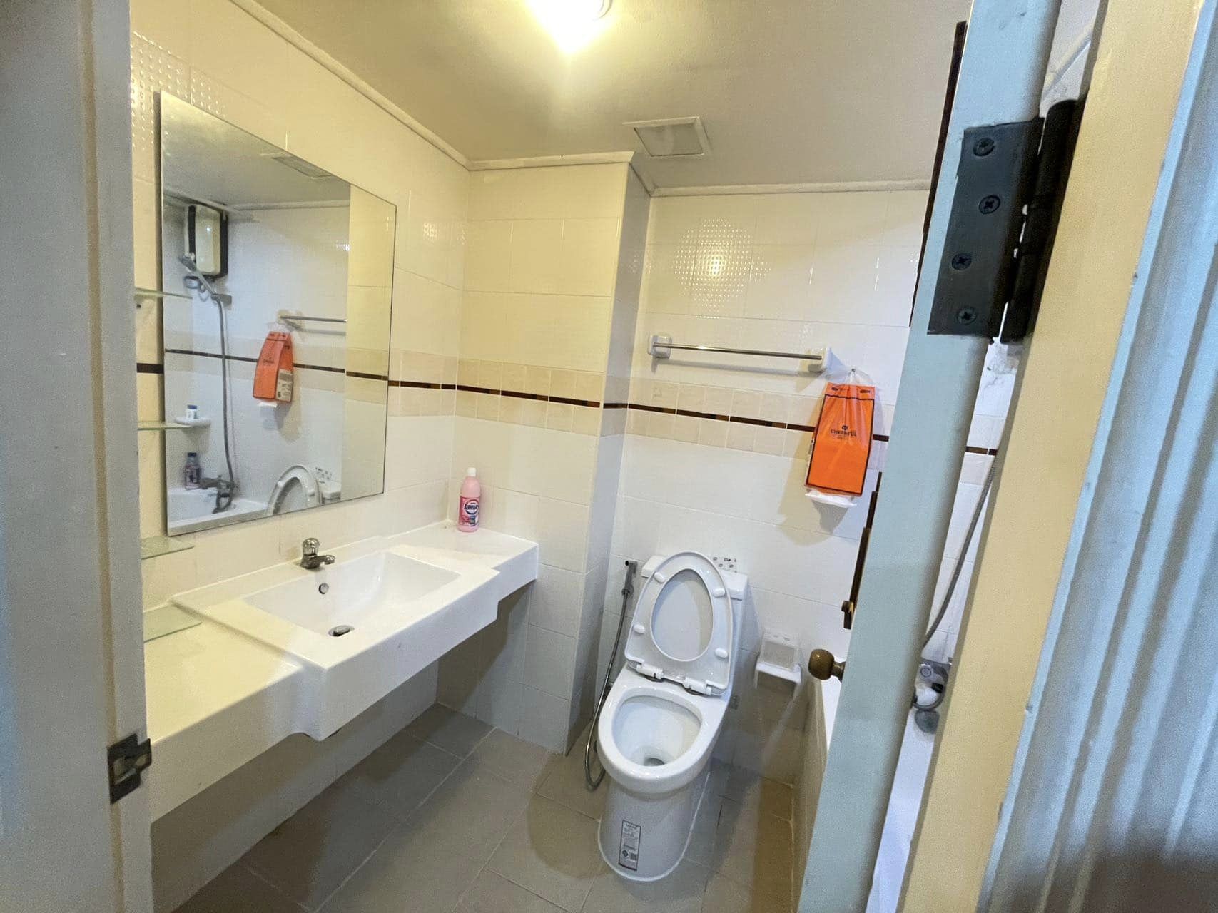 ปล่อยเช่าคอนโด Lumpini Ville Cultural Center (ลุมพินี วิลล์ ศูนย์วัฒนธรรม) - Studio 1ห้องน้ำ 1ห้องครัว - ใกล้ MRT ห้วยขวาง - ขนาดห้อง 30 ตรม. ชั้น 5 ตึก D1