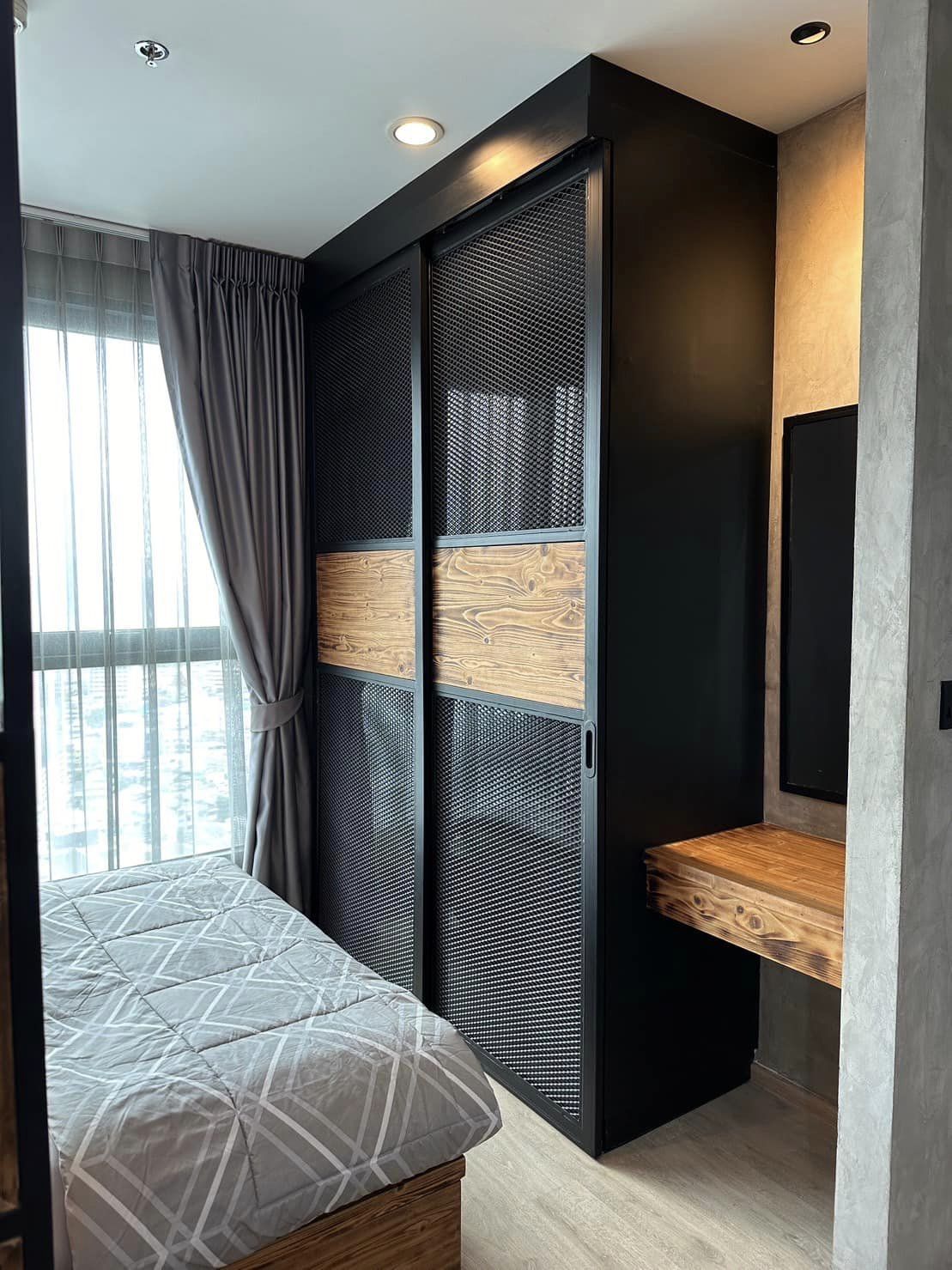 ให้เช่าคอนโด IDEO Q Chula - Samyan (ไอดีโอ คิว จุฬา - สามย่าน) ตกแต่งเฟอร์ครบห้องสวยมาก วิวสระโล่ง ชั้นสูง ใกล้ MRT สามย่าน