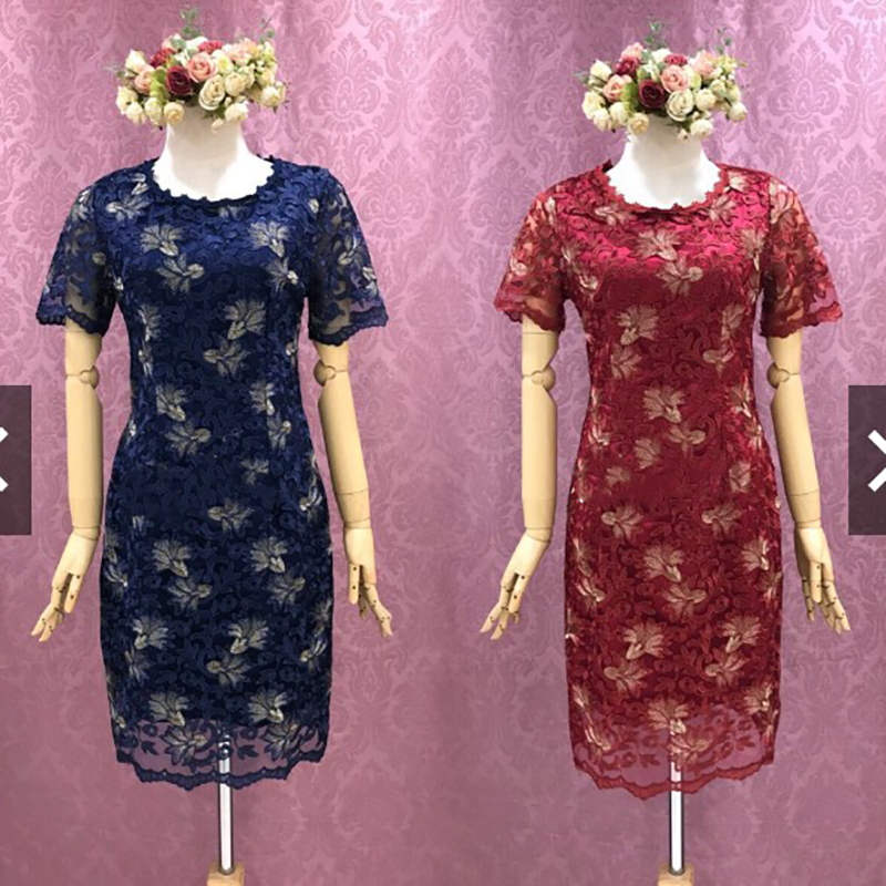 kudapy เดรสลูกไม้สีกรม/สีแดง แขนสั้น ผ้าลูกไม้ทอลายดอกไม้เดินดิ้นสีทอง มีซับในในตัวผ้าซาตินเงา ซิบซ่อนด้านหลัง