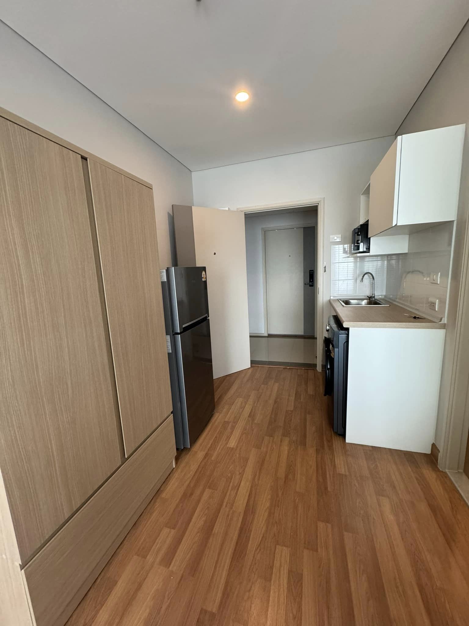 สนใจชมห้องติดต่อได้เลย Line ID: Smile-easy ปล่อยเช่าคอนโด ลุมพินี เพลส เตาปูน อินเตอร์เชนจ์ (Lumpini Place Taopoon Interchange) - Studio 1ห้องน้ำ - ใกล้ MRT เตาปูน - ขนาดห้อง 24 ตรม. ชั้น 24