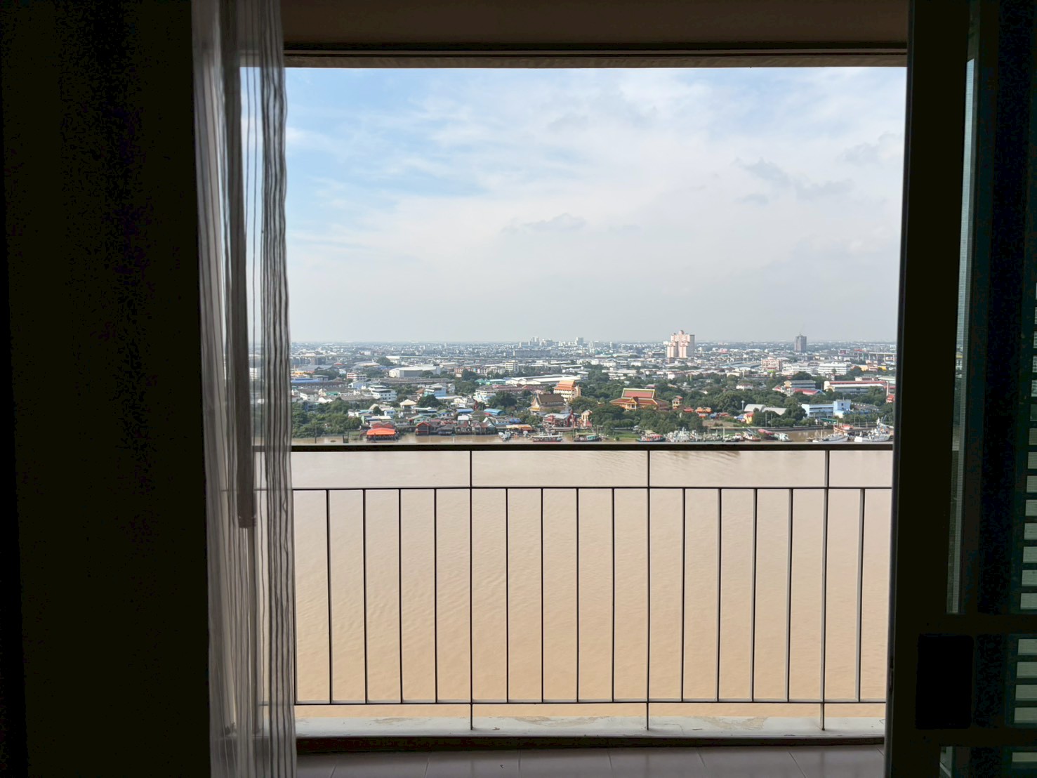 ให้เช่าคอนโด Lumpini Park Riverside Rama 3 (ลุมพินี พาร์ค ริเวอร์ไซด์ พระราม 3) 3ห้องนอน / 2ห้องน้ำ ขนาด 104 ตรม. ชั้น 22 ตึก A ค่าเช่า 36,000 ต่อเดือน วิวแม่น้ำ