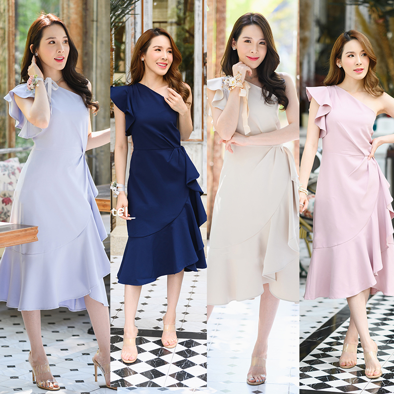 kudapy เดรสสั้นสีชมพู/สีกรม/สีฟ้าเทา/สีครีม ออกงาน ดีไซน์ปังๆ เป็นเปิดไหล่ 1 ข้างอีกข้างเป็นระบาย จับจีบช่วงเอว แต่งระบายลงมาช่วงกระโปรง