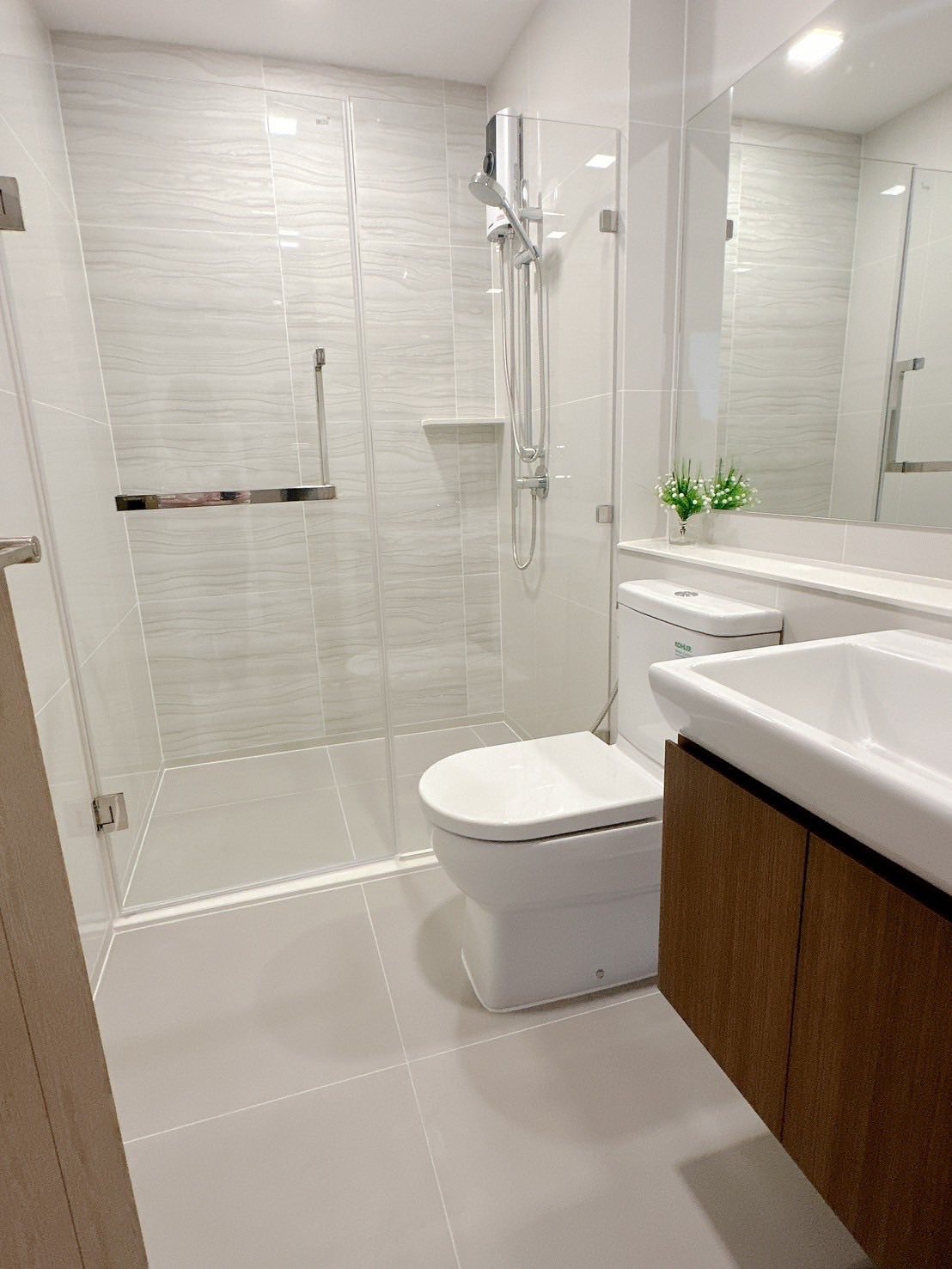 ให้เช่าคอนโด Life Phahon - Ladprao (ไลฟ์ พหล - ลาดพร้าว) 2ห้องนอน / 2ห้องน้ำ ขนาด 57 ตรม. ชั้น 23 ค่าเช่า 42,000 ต่อเดือน รถไฟฟ้า BTS ห้าแยกลาดพร้าว