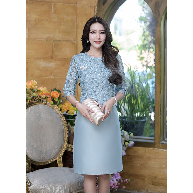 kudapy เดรสสั้นสีชมพู/สีฟ้า ผ้าไหมคลุมลุกไม้แขนศอก เนื้อผ้าทอลายแน่นๆ เป็นลูกไม้เงาปักเลื่อมเป็นเลื่อมใส่เม็ดเล็กมาก