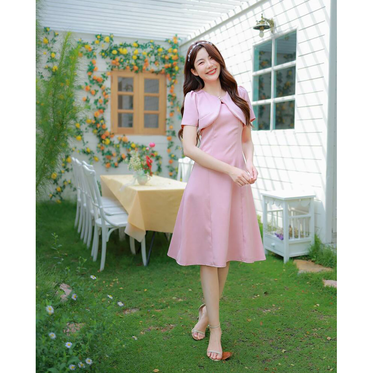 kudapy เดรสสั้น แขนสั้นคอกลมแต่งกระดุมซิปหลัง