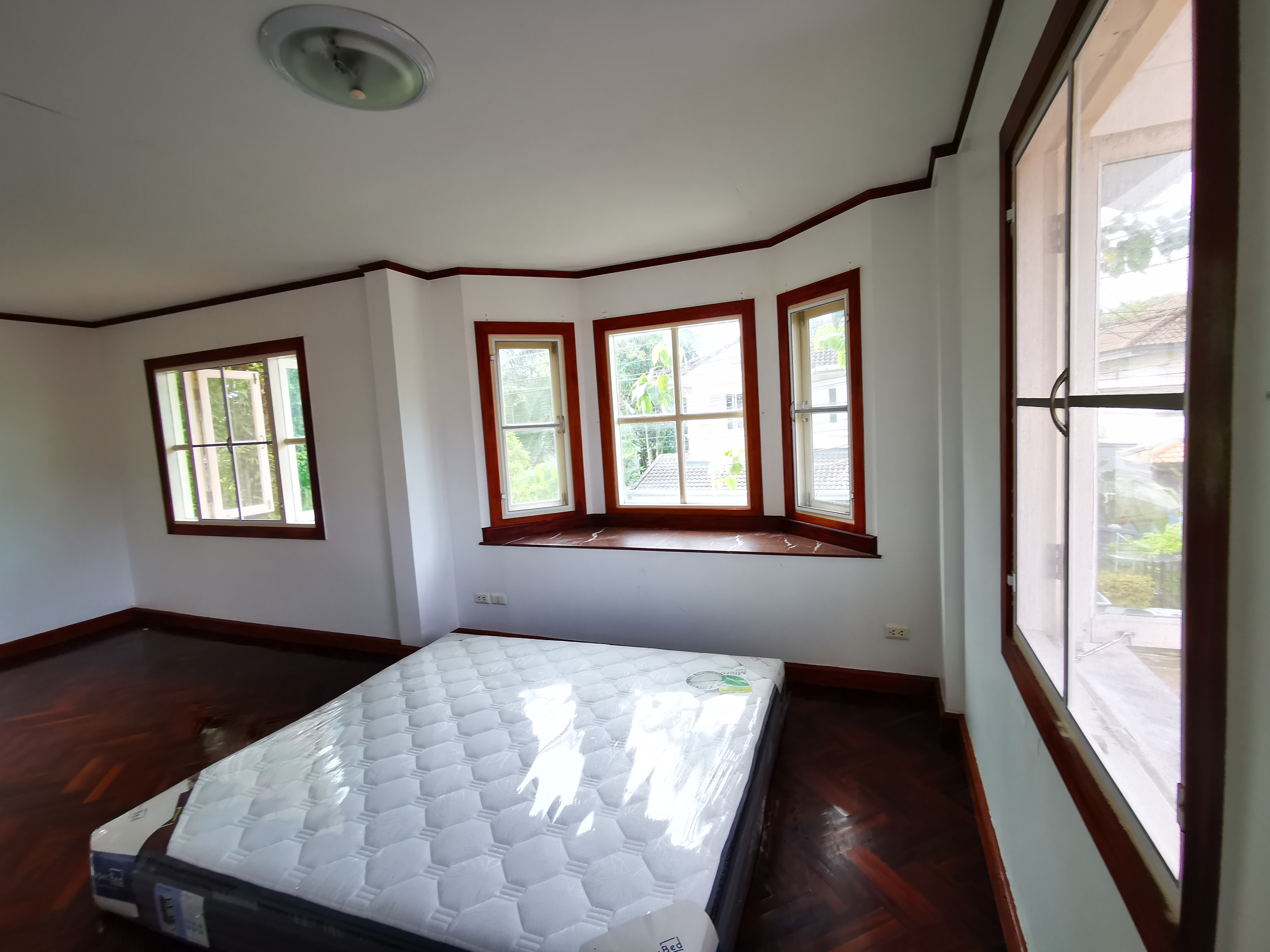 ใกล้ทะเล ใกล้ภูเขา บ้านเดี่ยว วิวภูเขา บ้าน2ชั้น 3นอน 2น้ำ สวนขนาดใหญ่ ทะเลสาบ แลนด์แอนด์เฮ้าส์ พาร์ค ภูเก็ต แลนด์ แอนด์ เฮ้าส์ พาร์ค ภูเก็ต Near Beach Near Mountain Detatched House 2 Storey Mountain Views 3 Bed 2 Bath Big Garden and Lake in common Area F