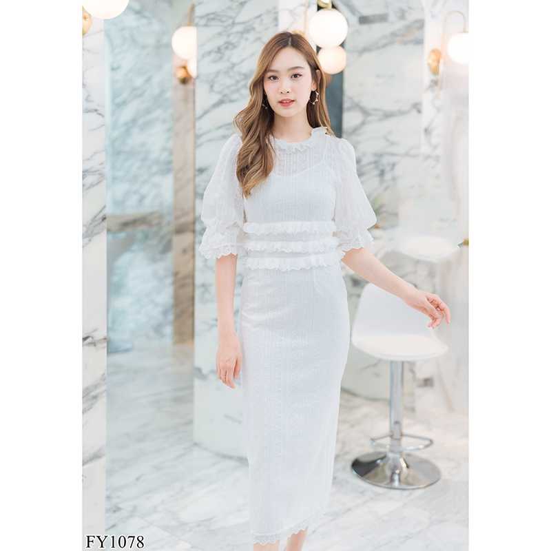 kudapy เดรสยาวสีขาว/สีชมพู ลูกไม้แขนสม็อค