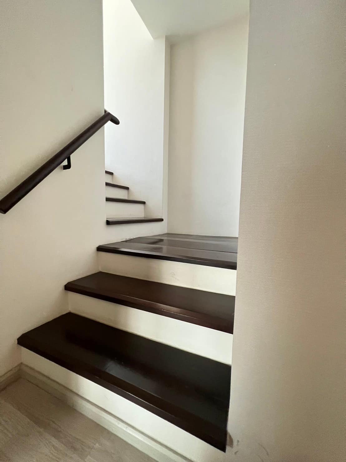 ให้เช่าคอนโด Centric Huai Khwang Station (เซ็นทริค ห้วยขวาง สเตชั่น) - Duplex2ชั้น 3ห้องนอน3ห้องน้ำจอดรถได้2คันห้องใหญ่ - การเดินทาง: ใกล้ MRTห้วยขวาง เพียง 120m