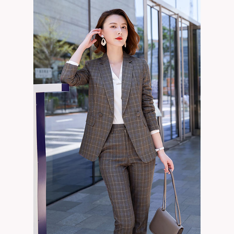 kudapy ชุดสูททำงานผู้หญิงสีช็อกโกแลตลายตารางพร้อมกางเกง