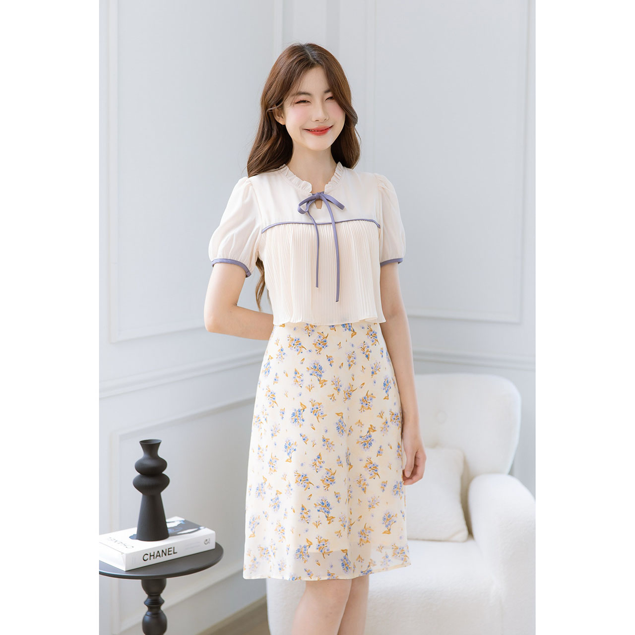 kudapy เดรสชีฟองอกพลีท ช่วงคอจับจีบเล็กๆน่ารัก ตัดสีด้วยขอบแขน